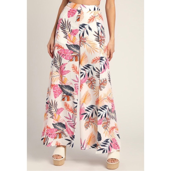Lulus Pants - LULUS Side Slit Floral Wide Leg Pants Size M